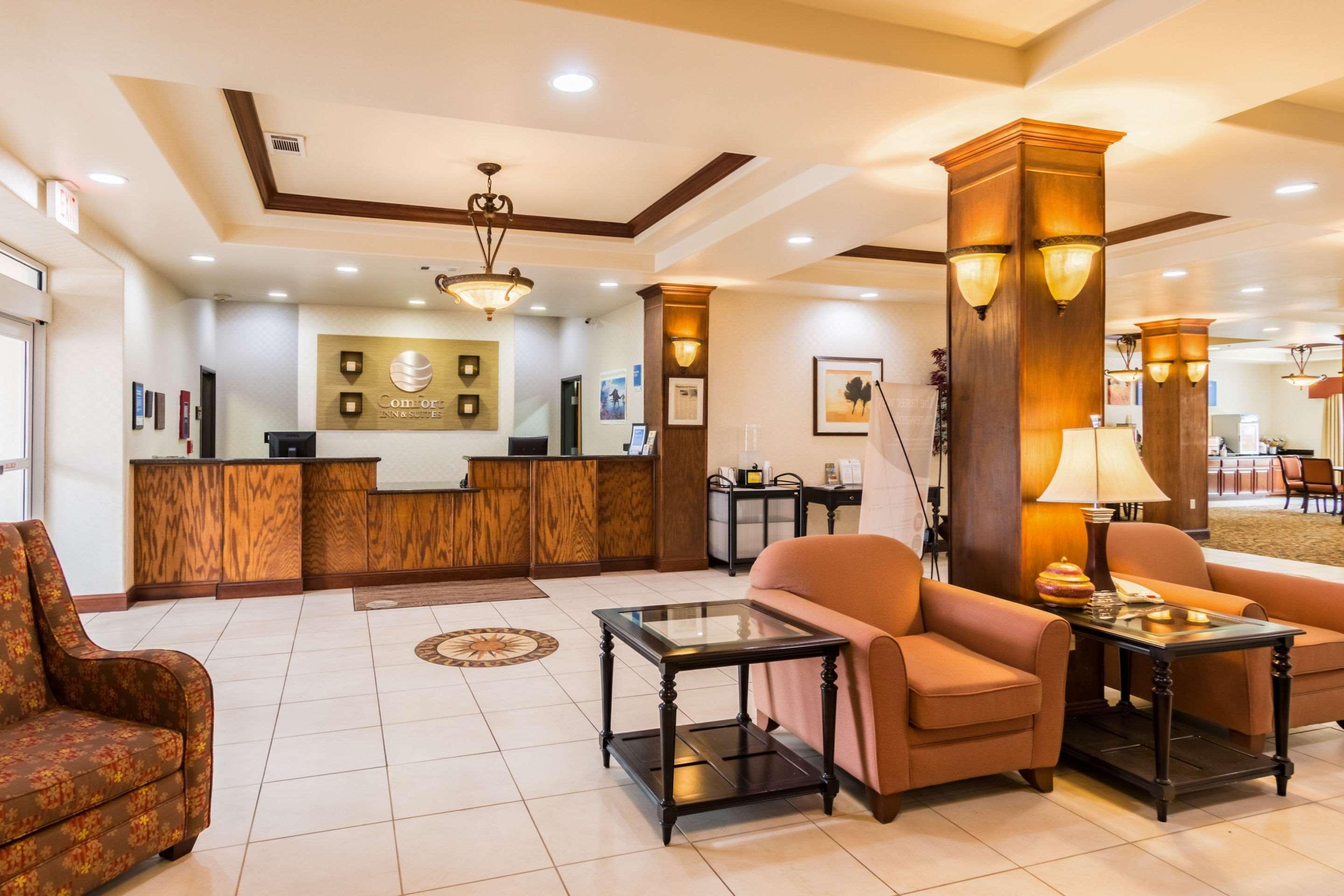 Baymont Inn & Suites By Wyndham Glen Rose Exterior photo