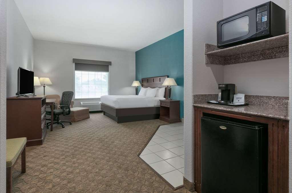 Baymont Inn & Suites By Wyndham Glen Rose Room photo