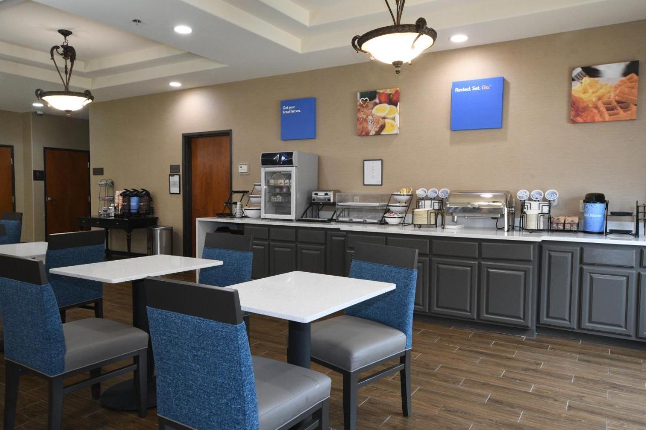 Baymont Inn & Suites By Wyndham Glen Rose Exterior photo